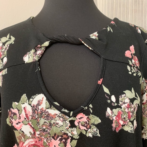 3/4 sleeve Floral Dress Size Medium - Picture 3 of 7